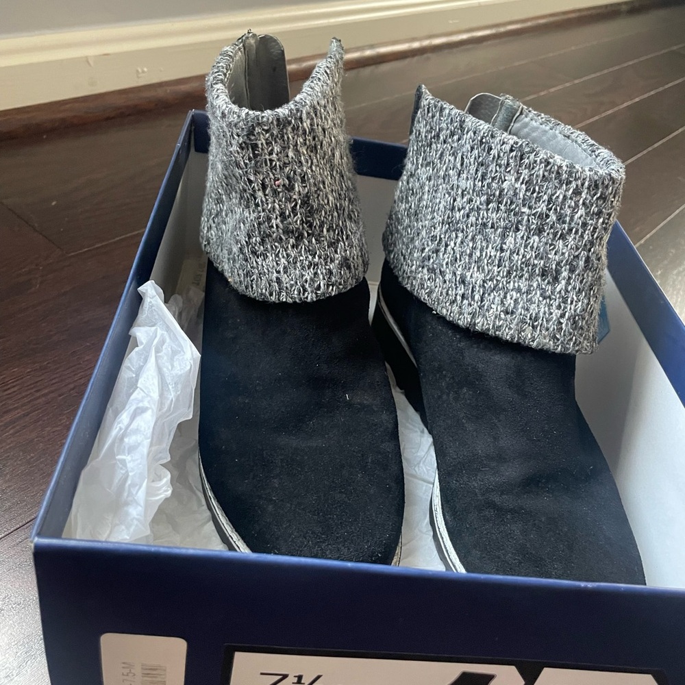 Adrienne Vittadini Black Ankle Boots